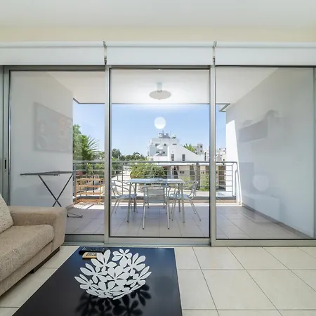 Modern 1 Bedroom Flat