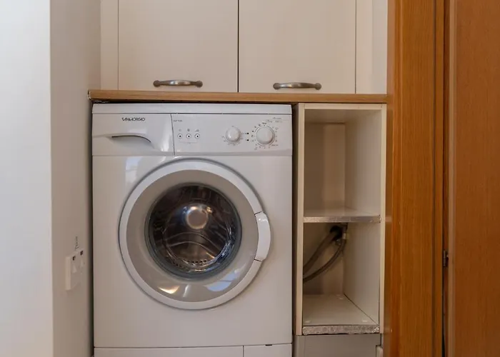 Modern 1 Bedroom Flat Apartment